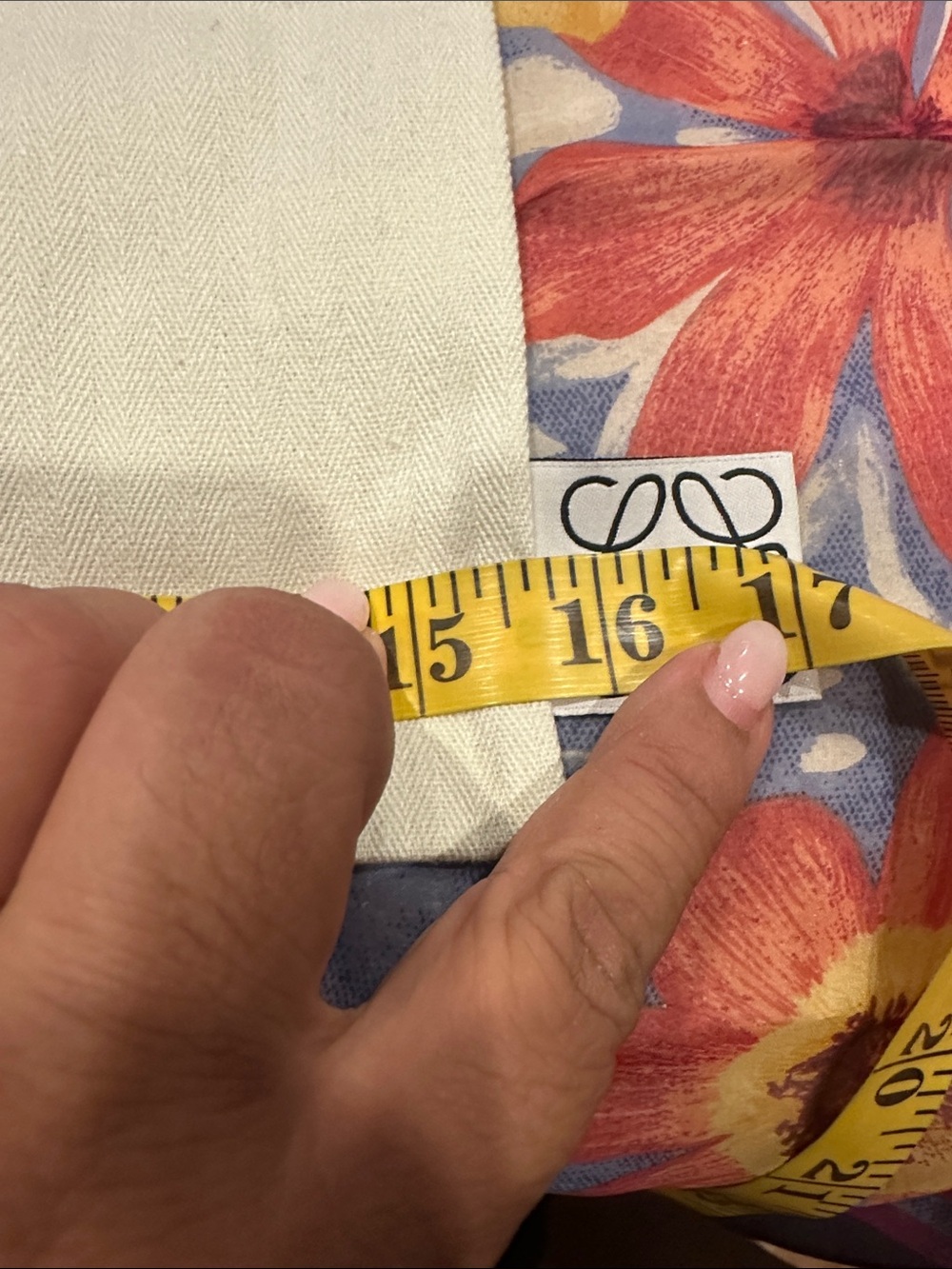 Loewe Cream Drawstring Dust Bag - Picture 5 of 5